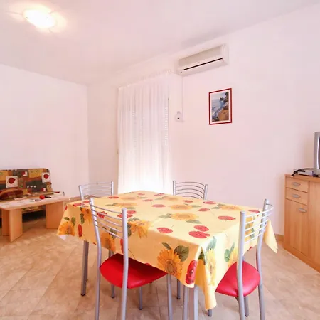 Cukon - A7 - Mpolo Apartman Medulin